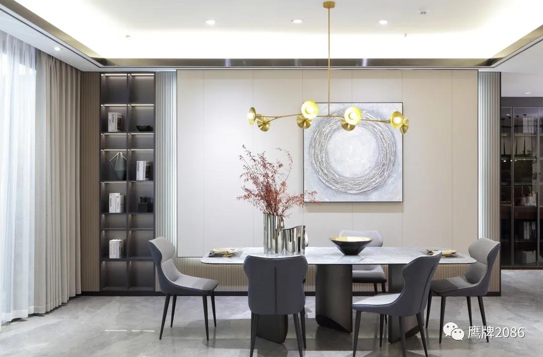 家里的墙壁发霉又起皮，热心网友推荐了一款墙面装饰新材料，绝了！