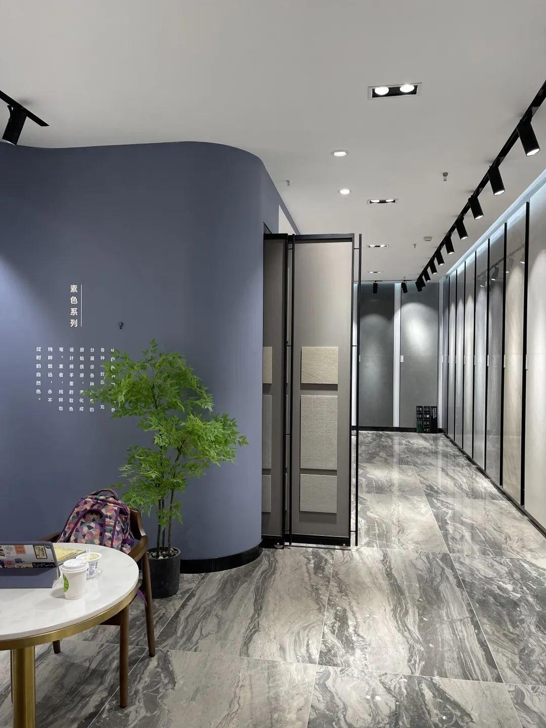 迎四方宾客，来一醉方休。  ——《青岛，有海量》   ▲图源网络    青岛，一个让人上头的城市。红瓦绿树，碧海蓝天，是它的灵魂底色。梁实秋在《忆青岛》里说，青岛是当得上“春有百花秋有月，夏有凉风冬有(图13)