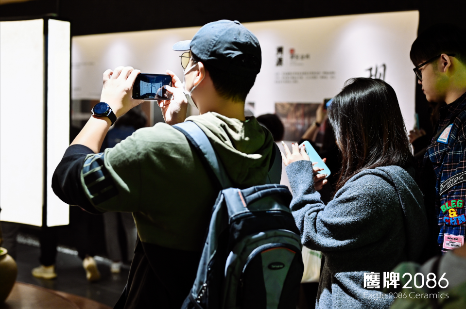 院藏东方·意趣棋间｜鹰牌2086携「玩家级·水墨京砖」亮相2024广州设计周(图8)