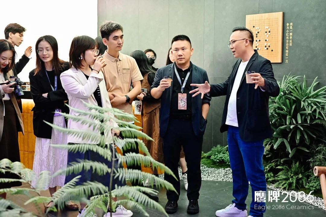 院藏东方·意趣棋间｜鹰牌2086携「玩家级·水墨京砖」亮相2024广州设计周(图11)